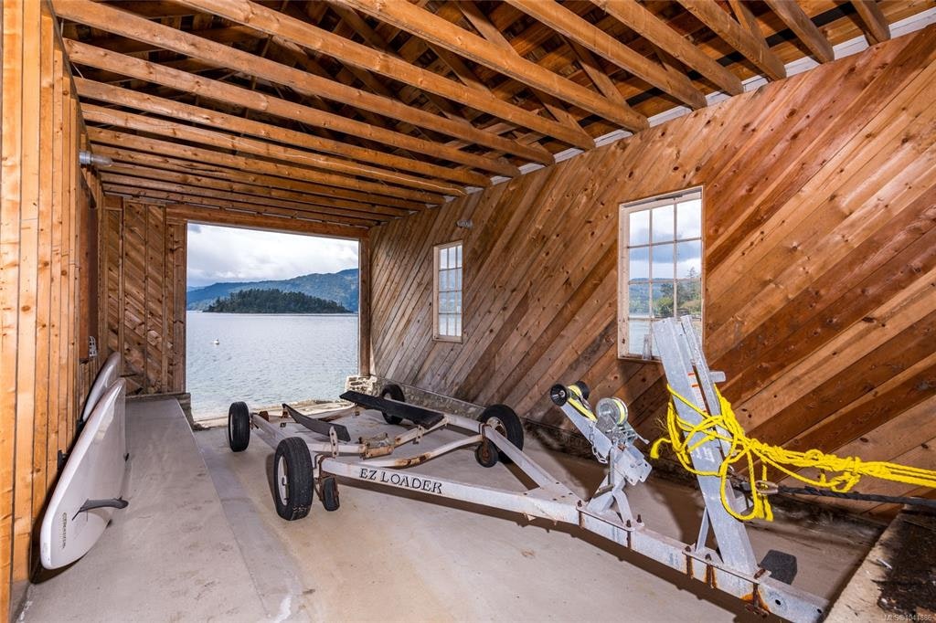 605 Senanus Drive, Central Saanich, BC, V8M 1S6 - 59