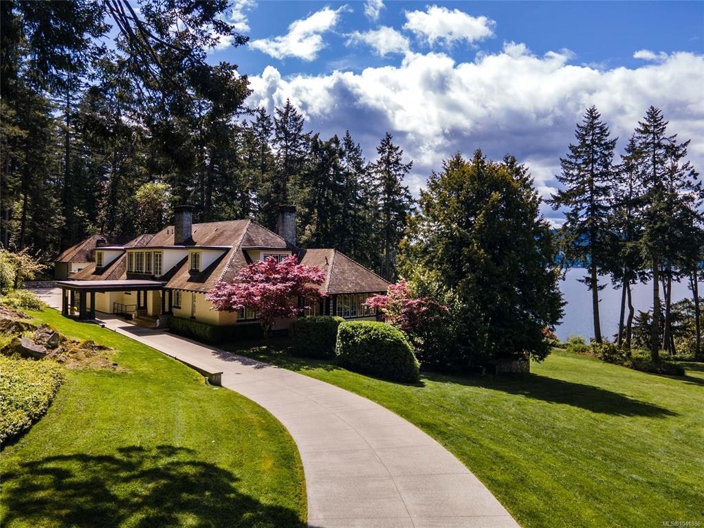 605 Senanus Drive, Central Saanich, BC, V8M 1S6 - 3