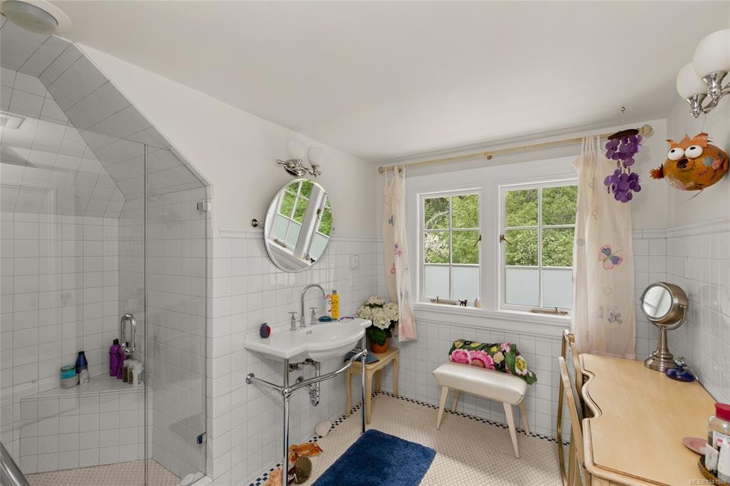 605 Senanus Drive, Central Saanich, BC, V8M 1S6 - 31