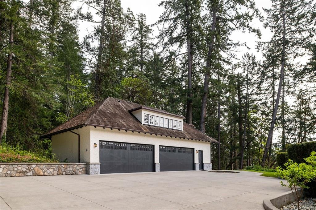 605 Senanus Drive, Central Saanich, BC, V8M 1S6 - 65