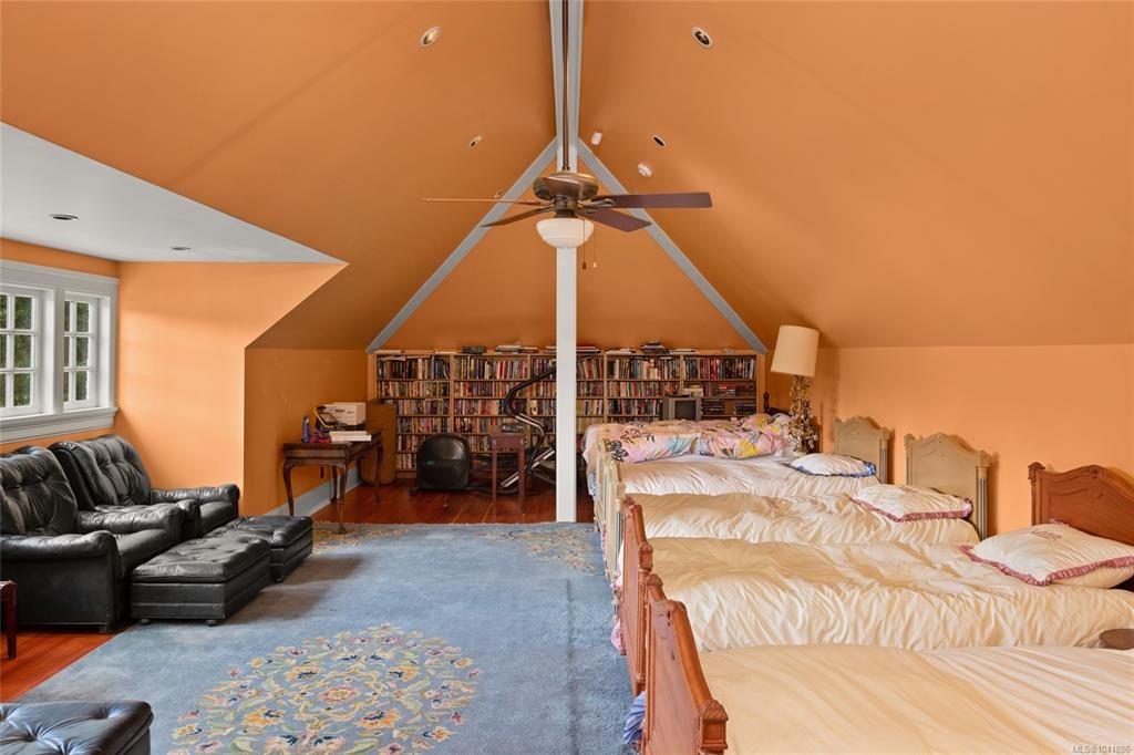 605 Senanus Drive, Central Saanich, BC, V8M 1S6 - 66