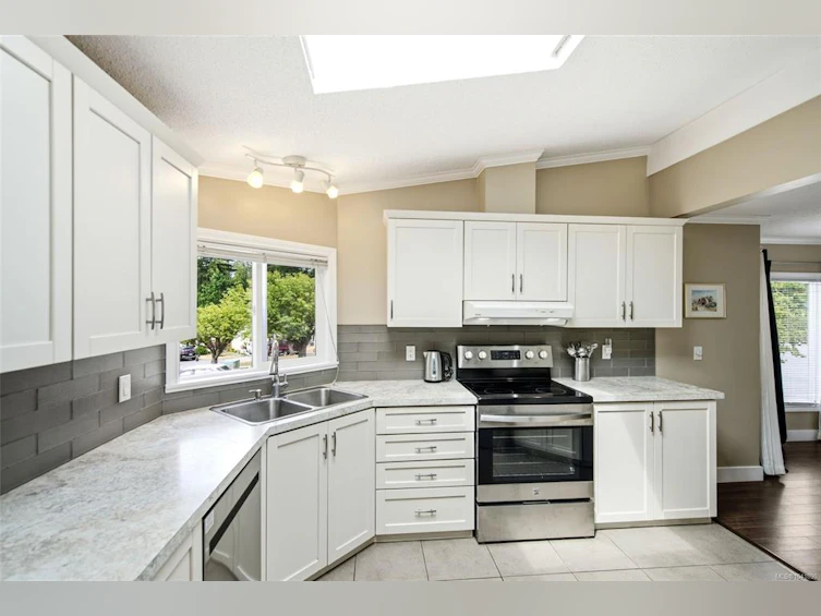20-2501 Labieux Road, Nanaimo, BC, V9T 5X3 - 9