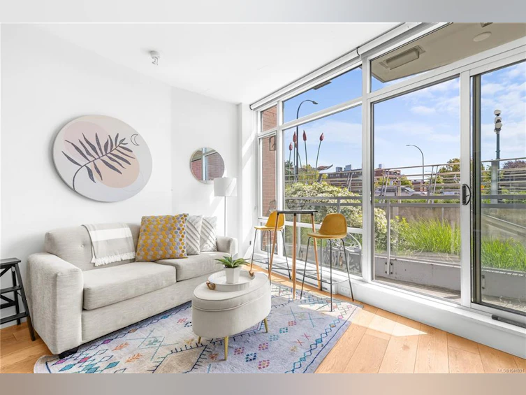 M09-456 Pandora Avenue, Victoria, BC, V8W 0E3 - 2