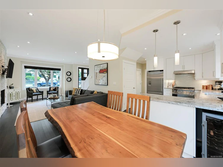1255 Richardson Street, Victoria, BC, V8V 3E2 - 13