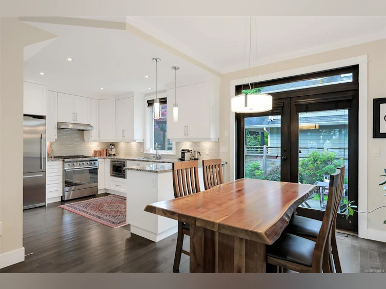 1255 Richardson Street, Victoria, BC, V8V 3E2 - 11