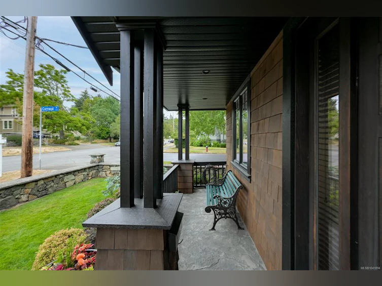 1255 Richardson Street, Victoria, BC, V8V 3E2 - 2