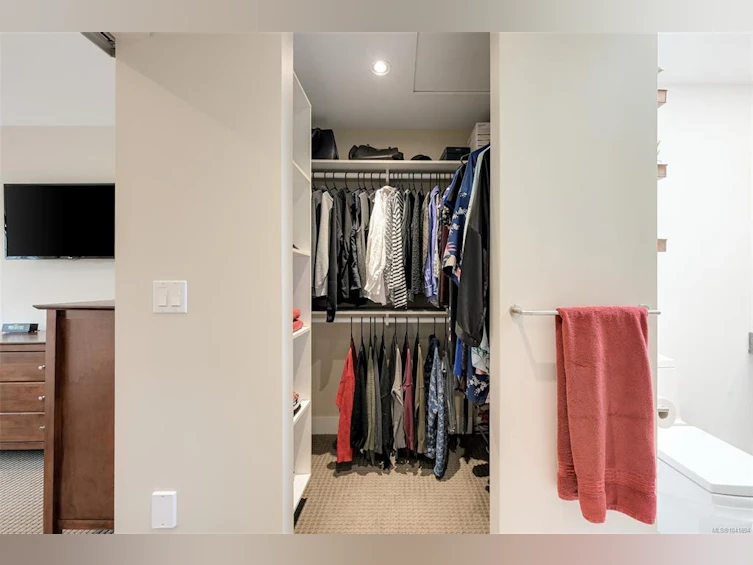 1255 Richardson Street, Victoria, BC, V8V 3E2 - 38