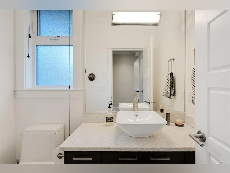 1255 Richardson Street, Victoria, BC, V8V 3E2 - 49