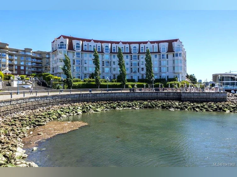 313-10 Paul Kane Place, Victoria, BC, V9A 7J8 - 36