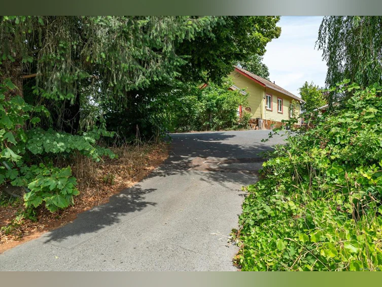 950 Bruce Avenue, Nanaimo, BC, V9R 4A3 - 4