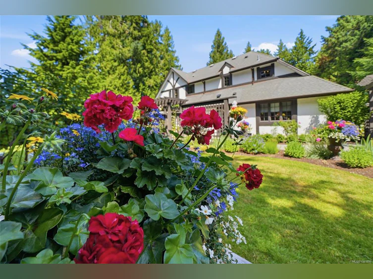 2534 W Island Highway, Qualicum Beach, BC, V9K 1G5 - 41