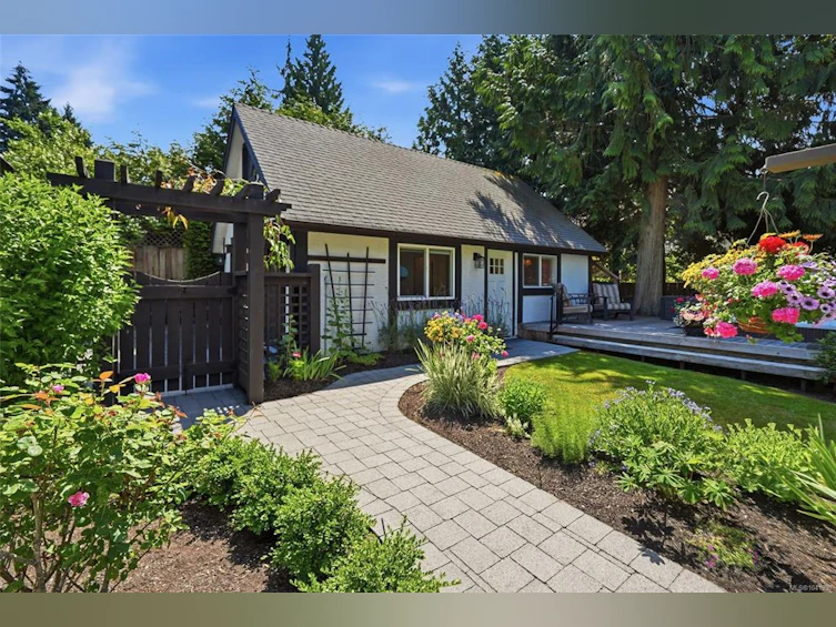 2534 W Island Highway, Qualicum Beach, BC, V9K 1G5 - 9