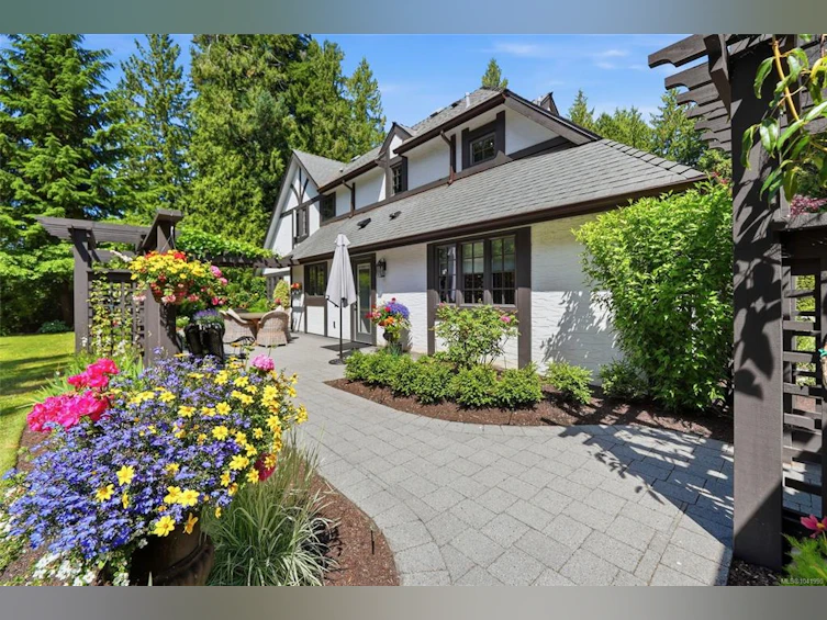 2534 W Island Highway, Qualicum Beach, BC, V9K 1G5 - 8