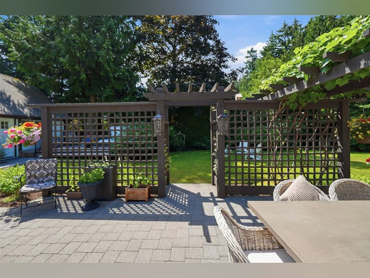 2534 W Island Highway, Qualicum Beach, BC, V9K 1G5 - 28