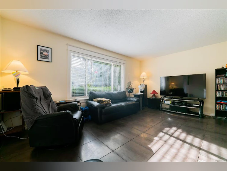 5524-5526 Lost Lake Road, Nanaimo, BC, V9T 5G4 - 51