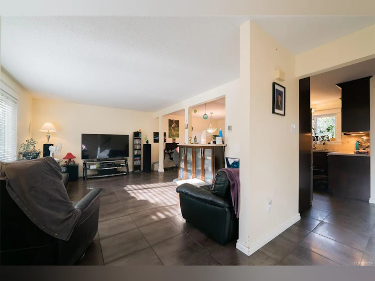 5524-5526 Lost Lake Road, Nanaimo, BC, V9T 5G4 - 53