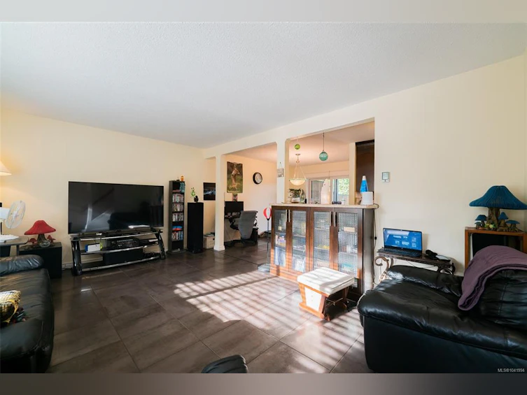 5524-5526 Lost Lake Road, Nanaimo, BC, V9T 5G4 - 52