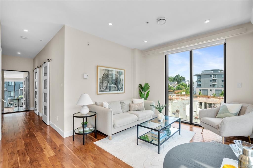 S310-1411 Cook Street, Victoria, BC, V8V 0E8 - 9