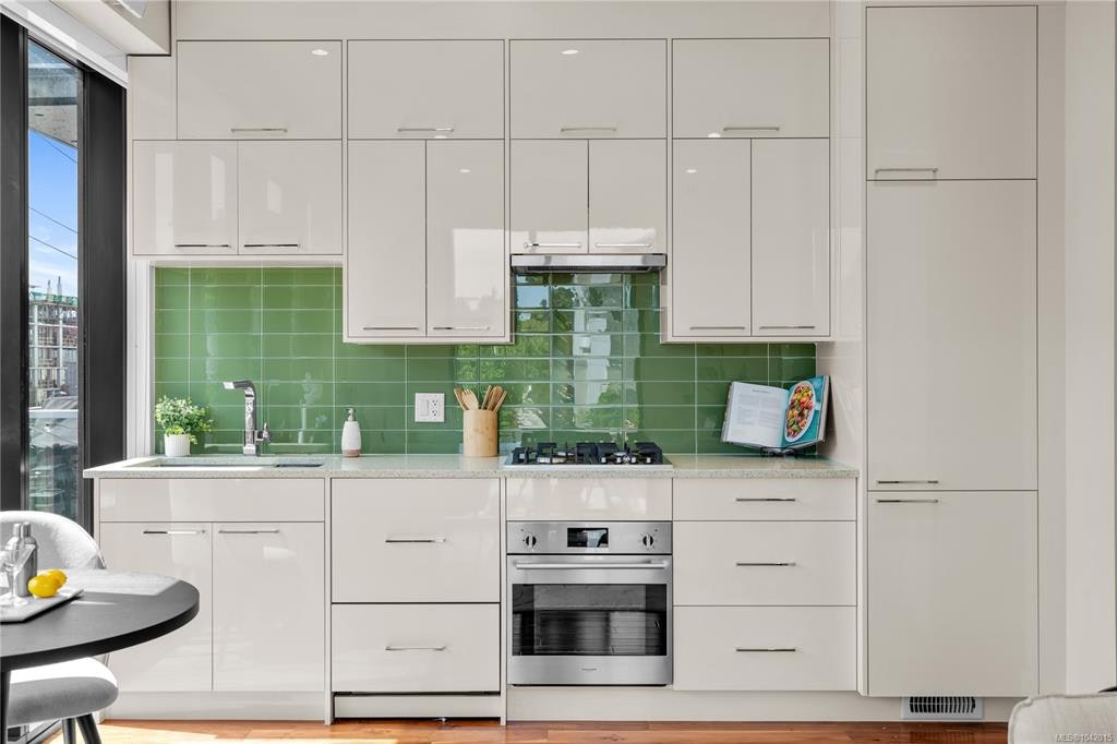 S310-1411 Cook Street, Victoria, BC, V8V 0E8 - 14