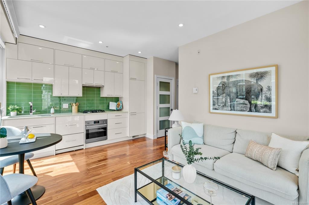 S310-1411 Cook Street, Victoria, BC, V8V 0E8 - 12