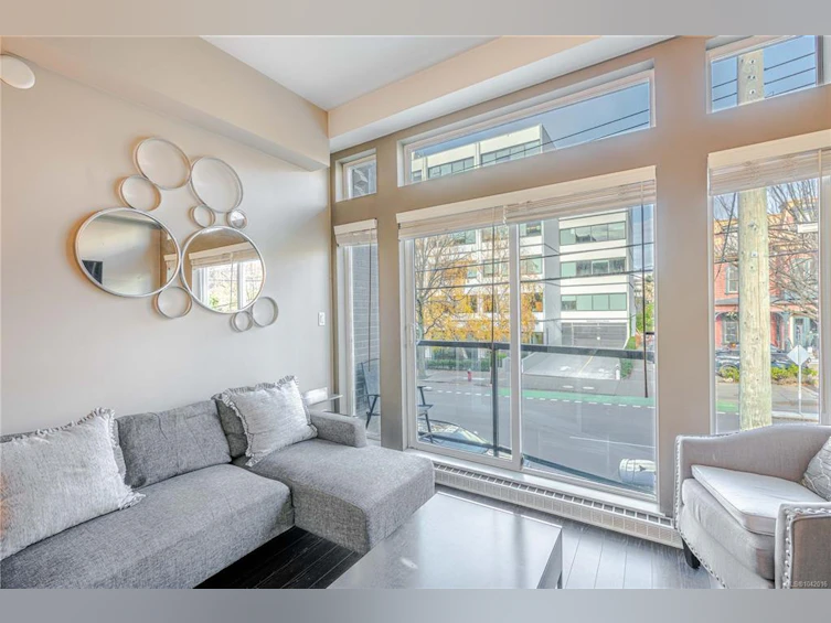 203-1121 Fort Street, Victoria, BC, V8V 3K9 - 4