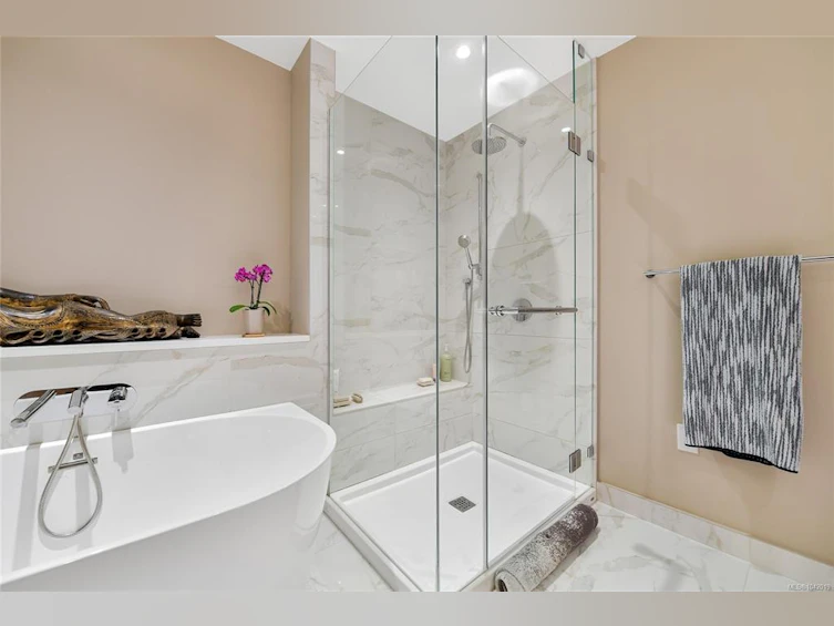 504-5388 Hill Rise Terrace, Saanich, BC, V8Y 3K3 - 39