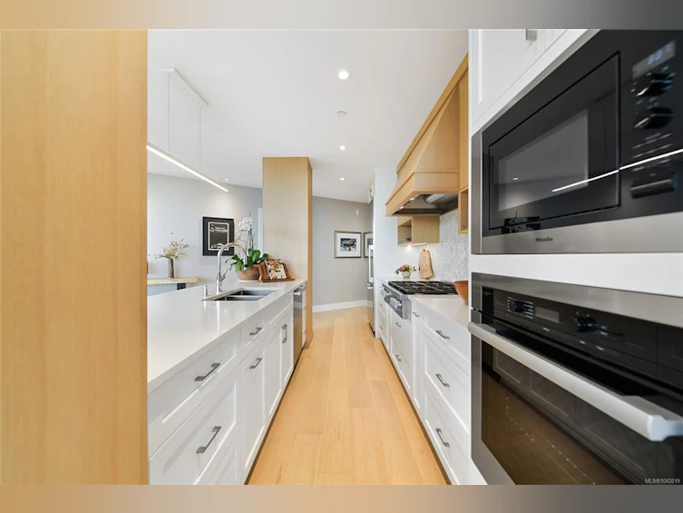 504-5388 Hill Rise Terrace, Saanich, BC, V8Y 3K3 - 14