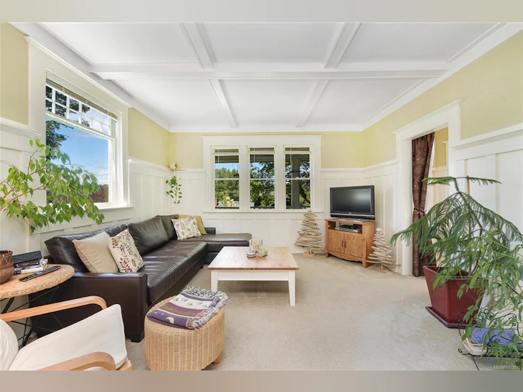 3890 Savannah Avenue, Saanich, BC, V8X 1T5 - 14