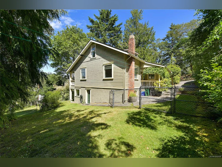 3890 Savannah Avenue, Saanich, BC, V8X 1T5 - 27