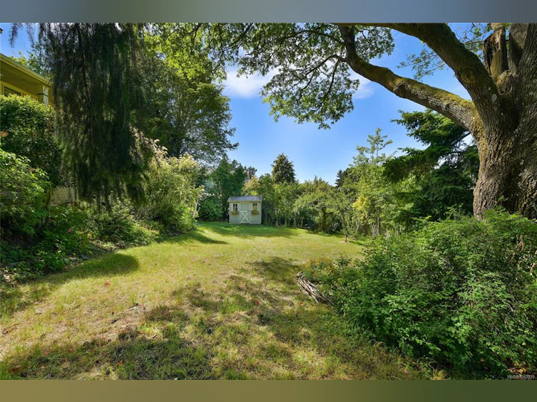 3890 Savannah Avenue, Saanich, BC, V8X 1T5 - 6