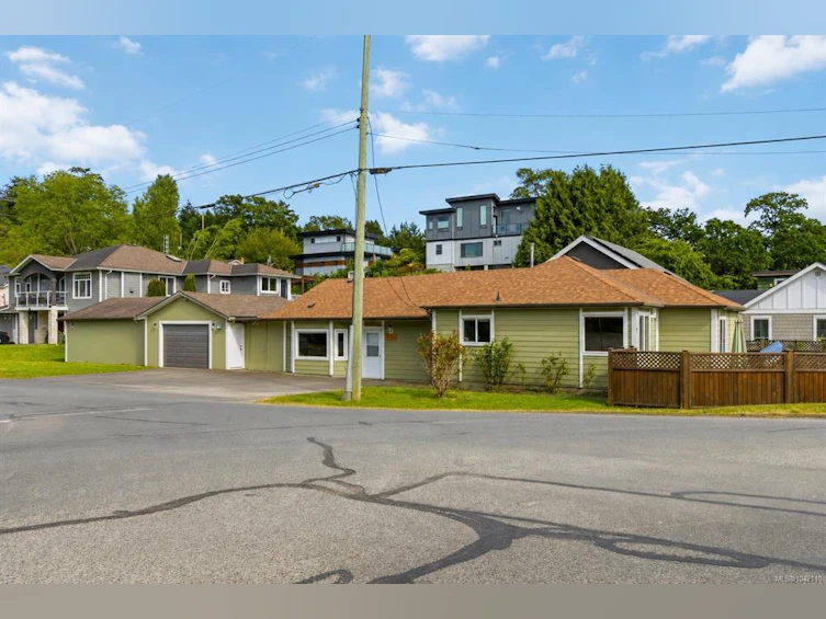 9 Camden Avenue, View Royal, BC, V8Z 1P6
