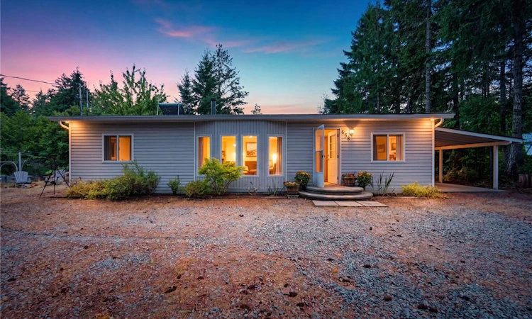 658 Nanaimo River Road