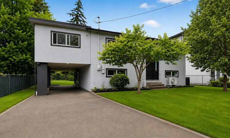 2728 Strathmore Road