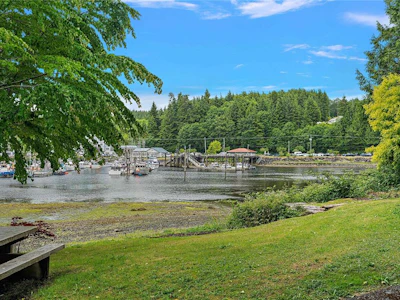 8575 Glenview Road - 2