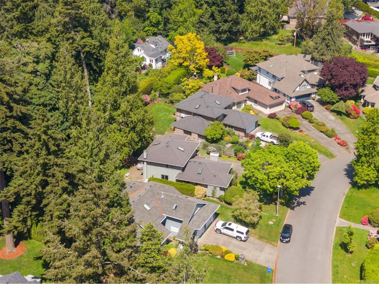 5208 Harold Green, Saanich, BC, V8Y 3E5 - 58
