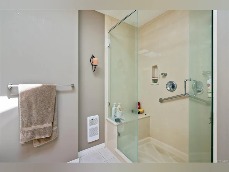 5208 Harold Green, Saanich, BC, V8Y 3E5 - 33