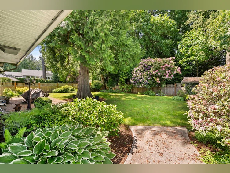 5208 Harold Green, Saanich, BC, V8Y 3E5 - 43