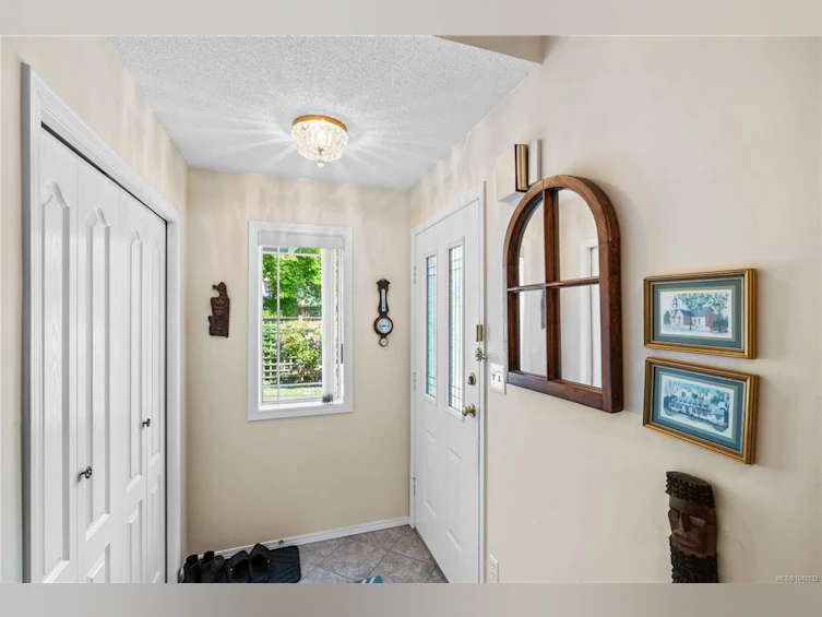 5208 Harold Green, Saanich, BC, V8Y 3E5 - 37