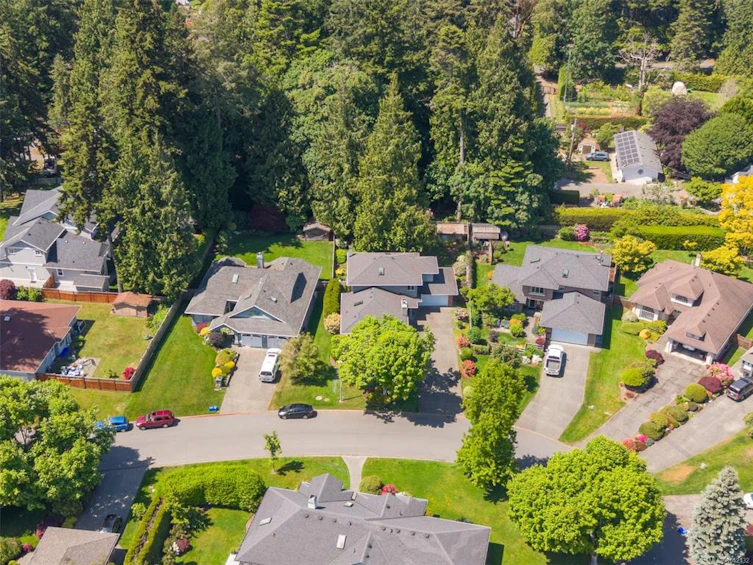 5208 Harold Green, Saanich, BC, V8Y 3E5 - 61