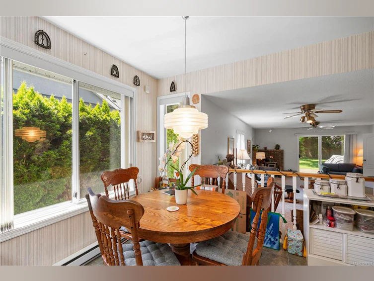 5208 Harold Green, Saanich, BC, V8Y 3E5 - 12