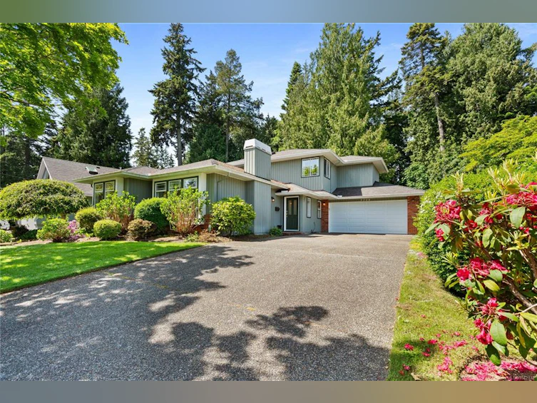 5208 Harold Green, Saanich, BC, V8Y 3E5 - 54