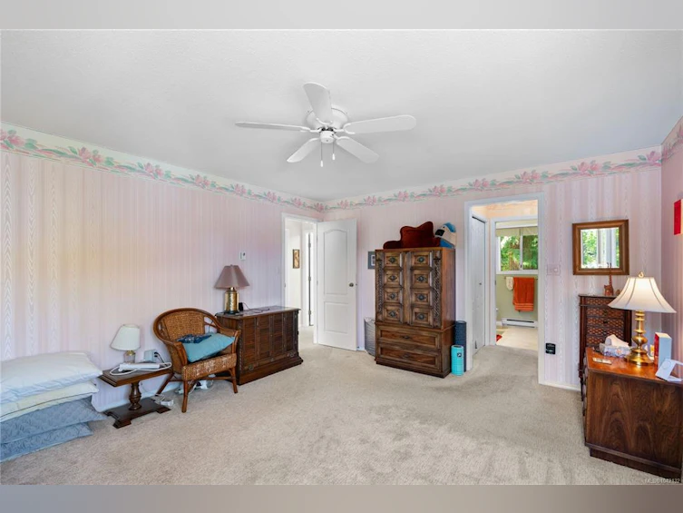 5208 Harold Green, Saanich, BC, V8Y 3E5 - 25