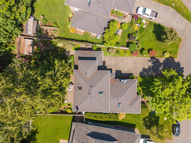 5208 Harold Green, Saanich, BC, V8Y 3E5 - 55