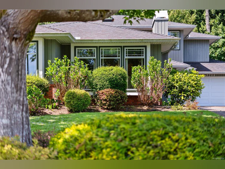 5208 Harold Green, Saanich, BC, V8Y 3E5 - 40