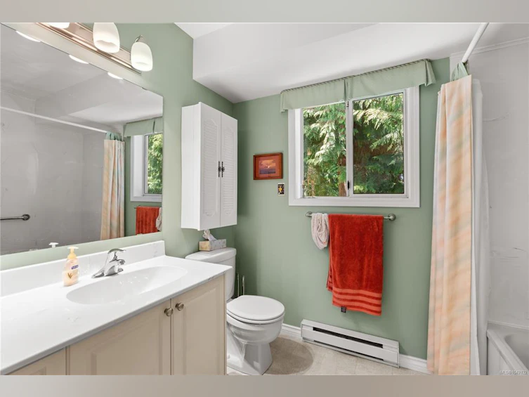 5208 Harold Green, Saanich, BC, V8Y 3E5 - 26