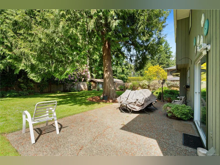 5208 Harold Green, Saanich, BC, V8Y 3E5 - 48