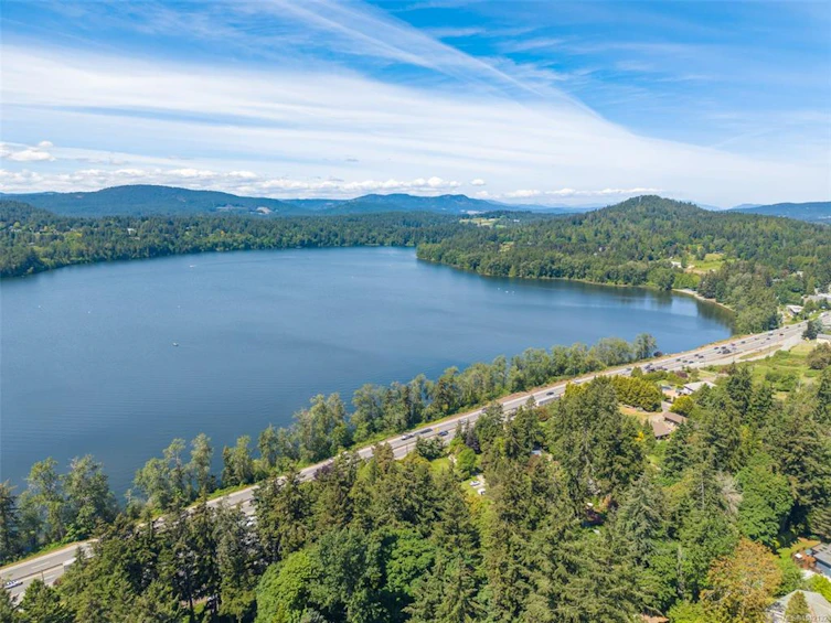 5208 Harold Green, Saanich, BC, V8Y 3E5 - 70