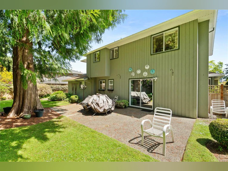 5208 Harold Green, Saanich, BC, V8Y 3E5 - 47