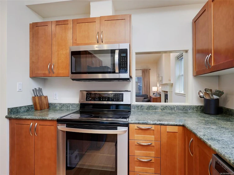 12-4530 Pipeline Road, Saanich, BC, V8Z 7Y6 - 8