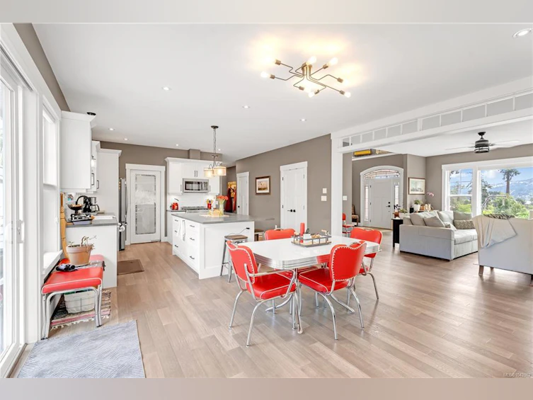 6430 Lakes Road, Duncan, BC, V9L 5V7 - 8